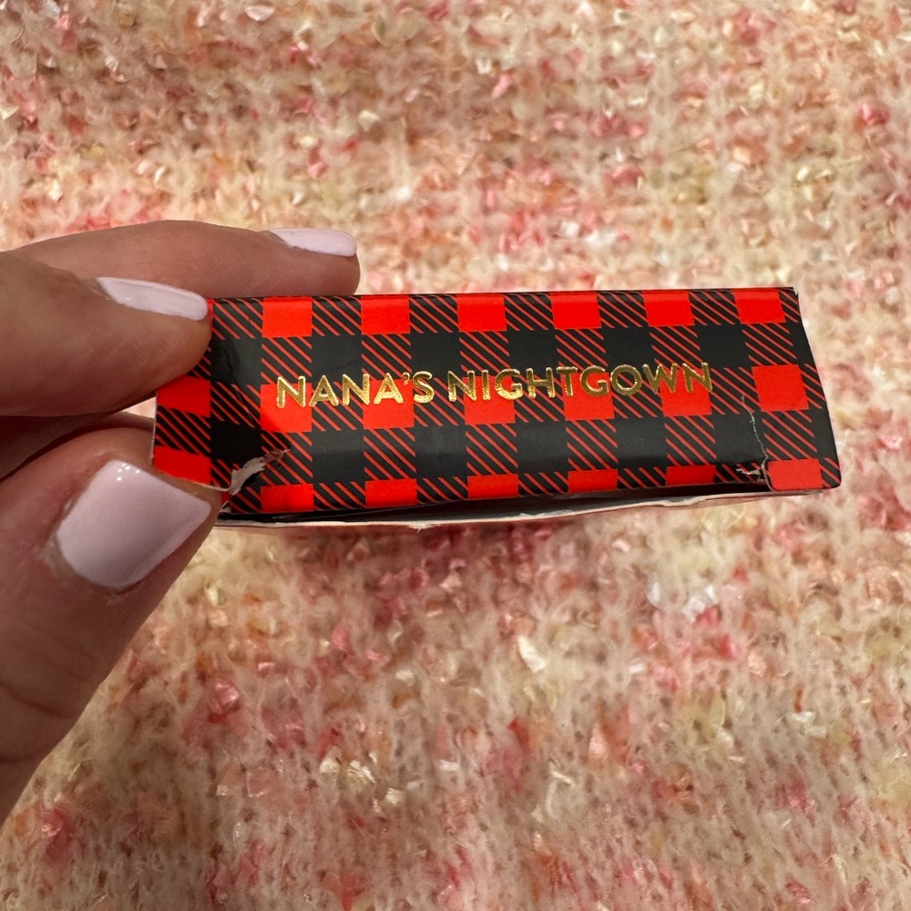 Red Aspen Nail Dashes – “Nana’s Nightgown” | Short Square Press-On Nails - Picture 8 of 8